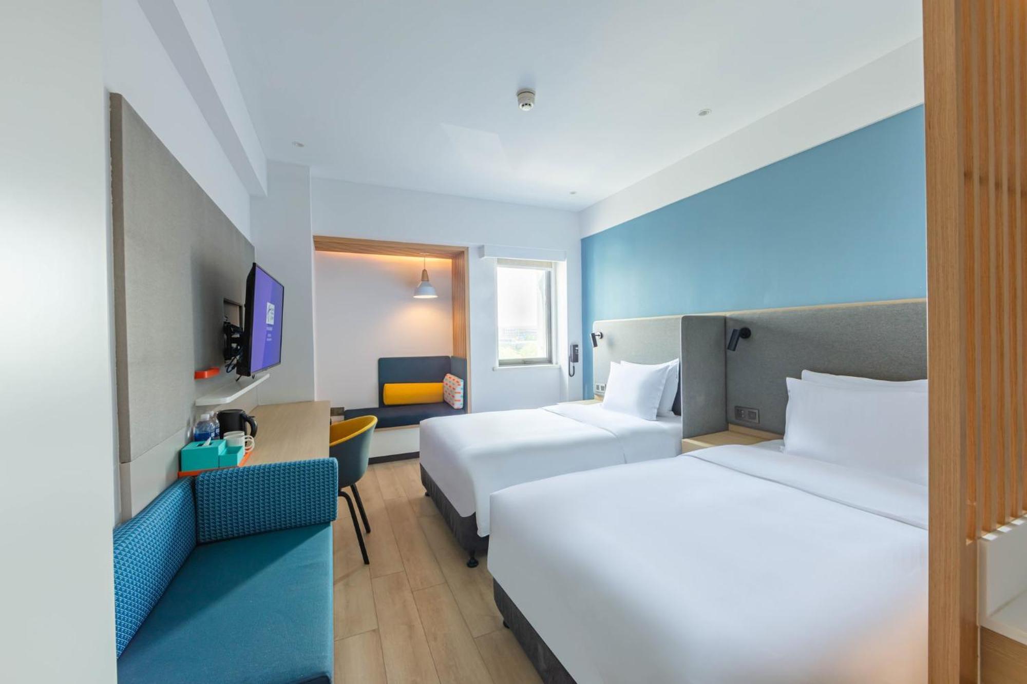 Holiday Inn Express Shanghai Pudong Airport By Ihg Экстерьер фото